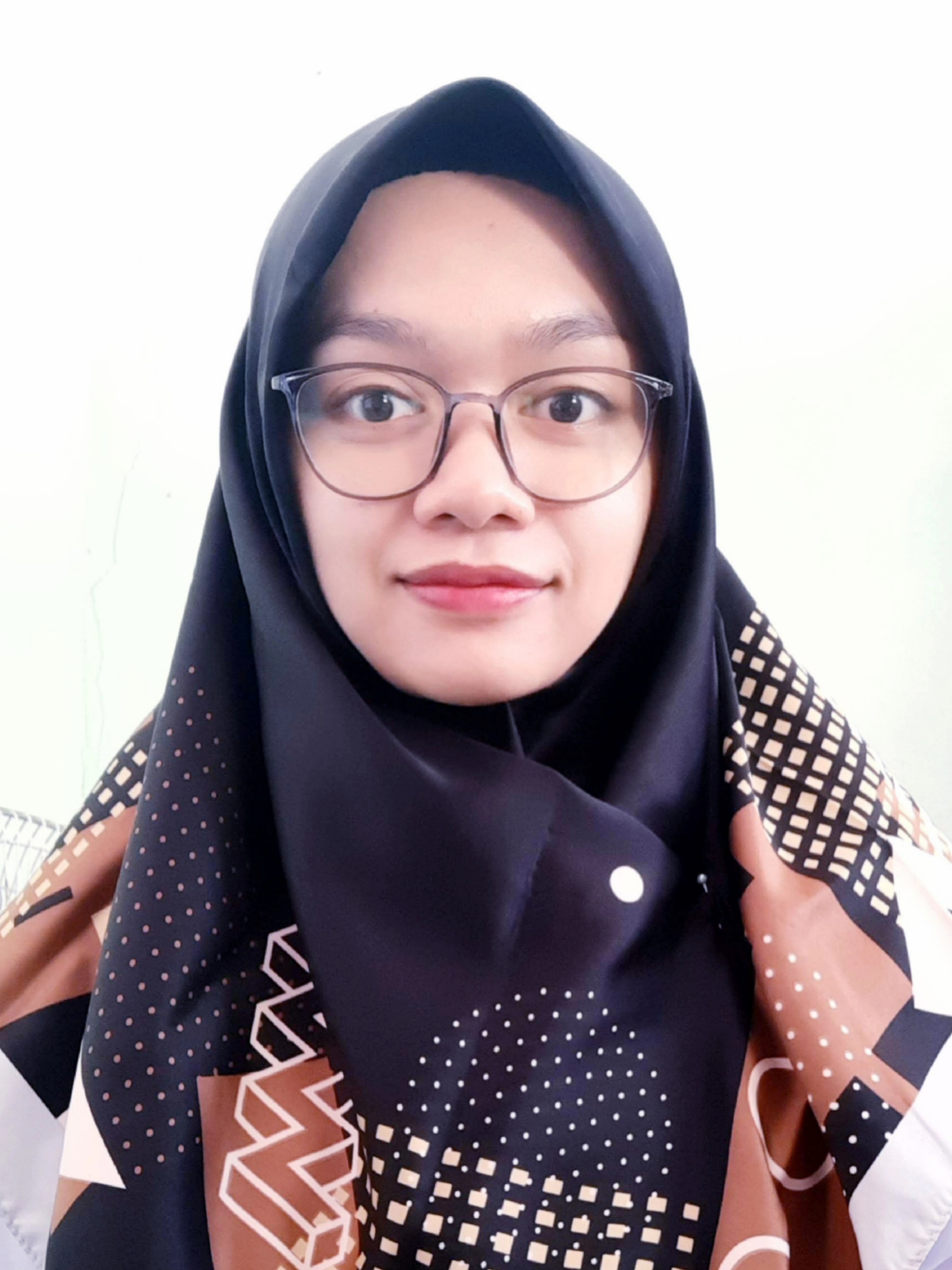 <center>Pustakawan<br>NETI YULIANTI, S.I.Pust</center>