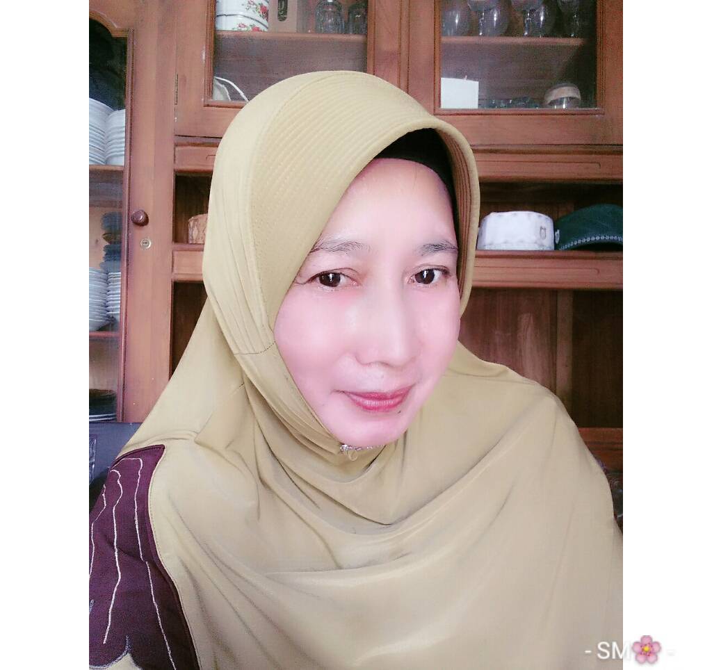 <center>Wali Kelas<br>Dra. SITI MARIYAM</center>