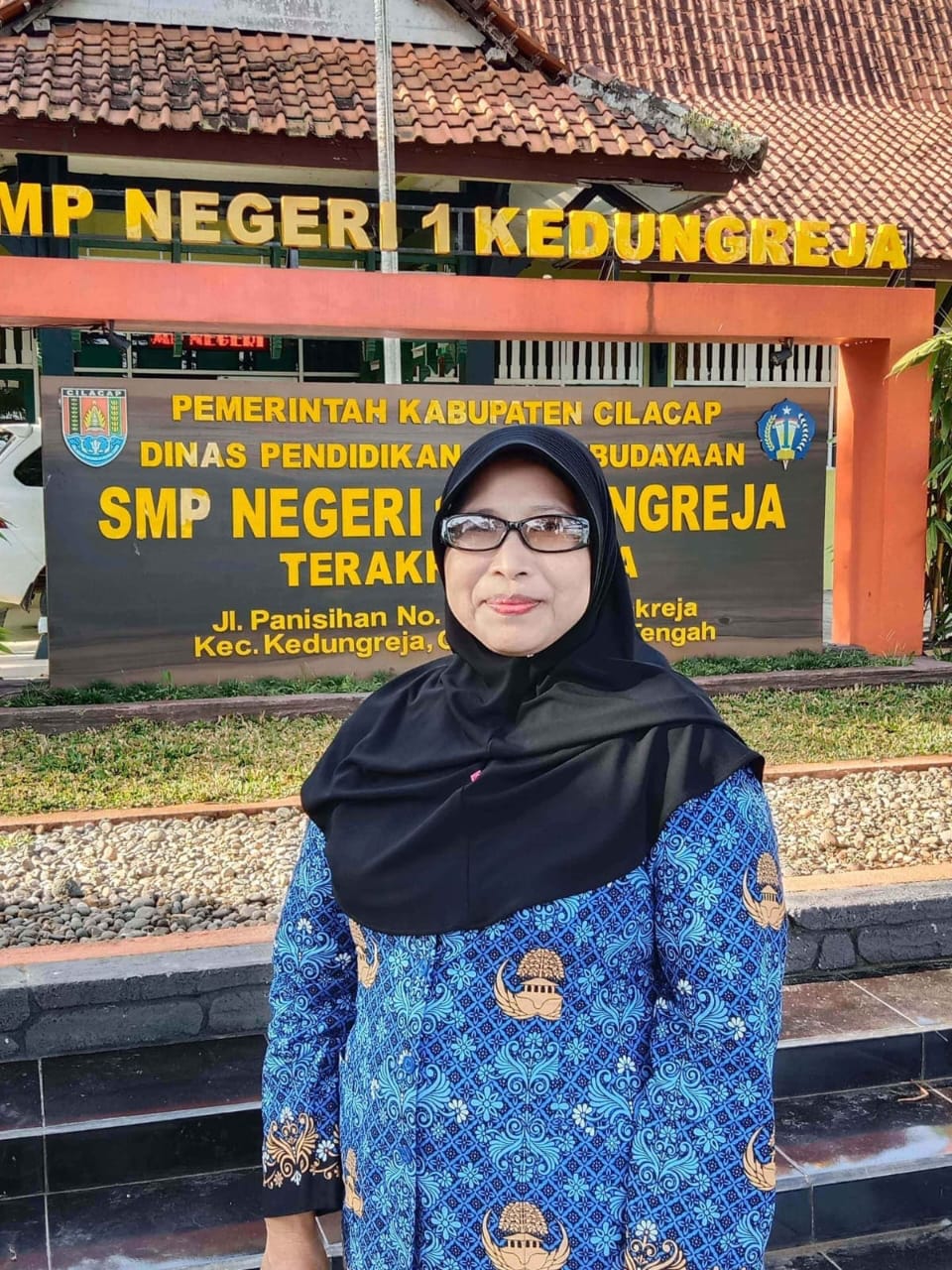 <center>Wali Kelas<br>SUYATI, S.E., S.Pd.</center>