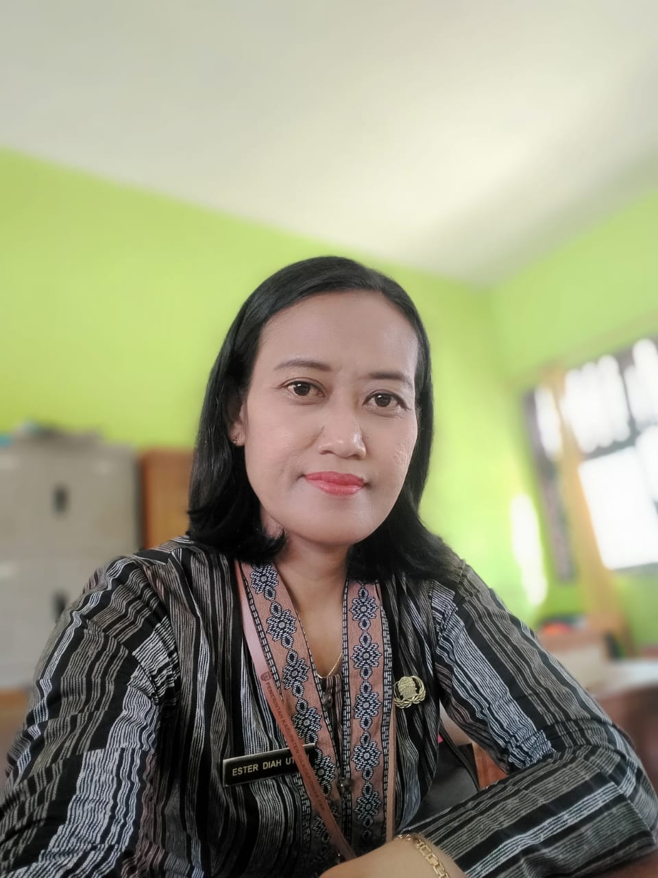 <center>Wali Kelas<br>ESTER DIAH UTAMI, S.Pd.</center>