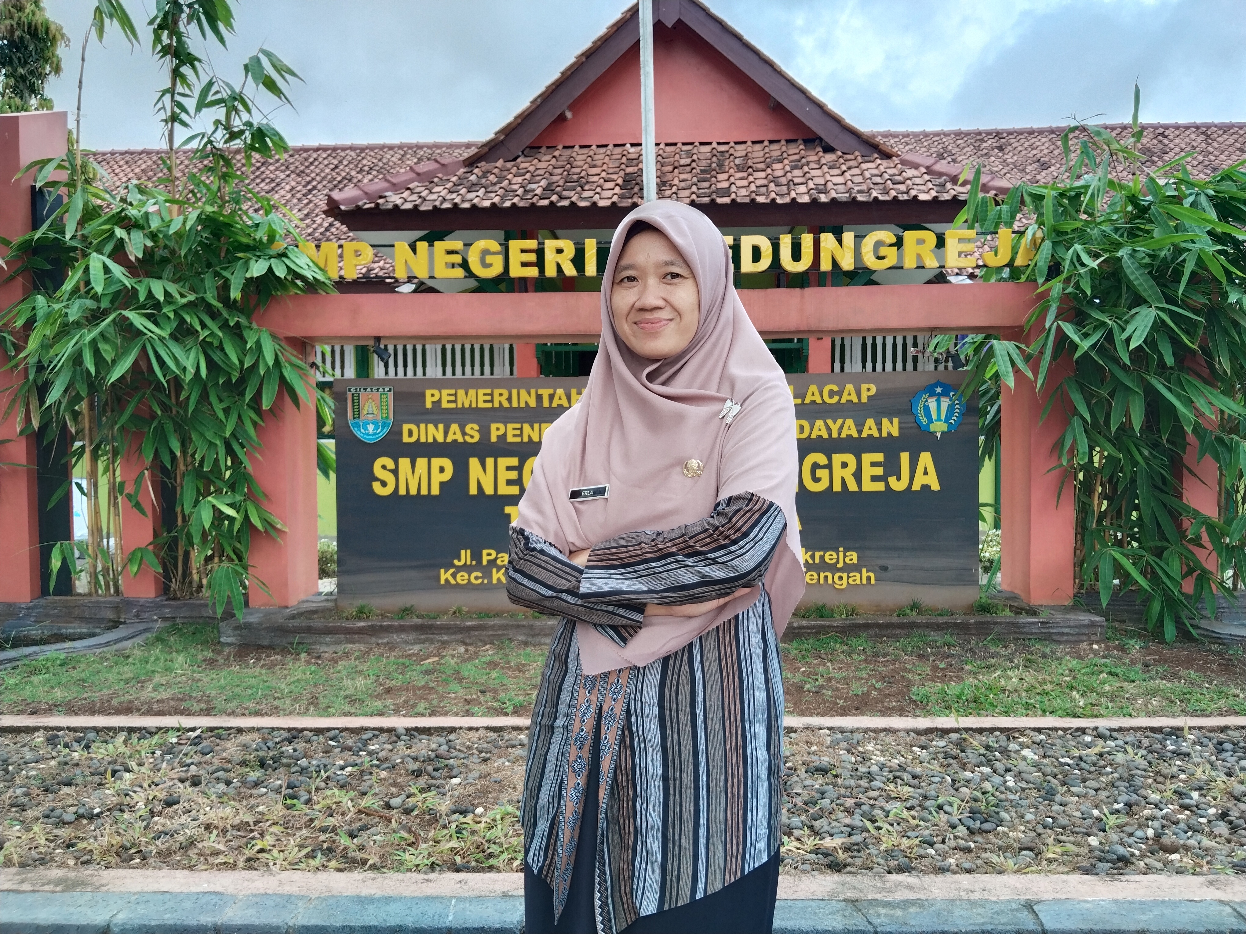 <center>Waka Kesiswaan<br>ERLAWATI, S.Pd., M.Pd.</center>