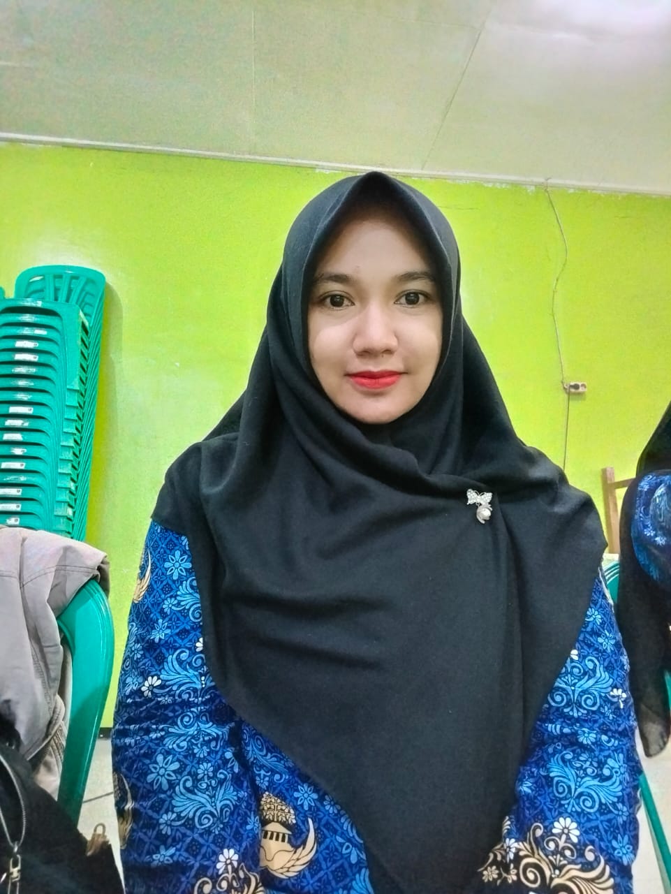 <center>Wali Kelas<br>RATIH SANTI RAHAYU, S.Pd.</center>